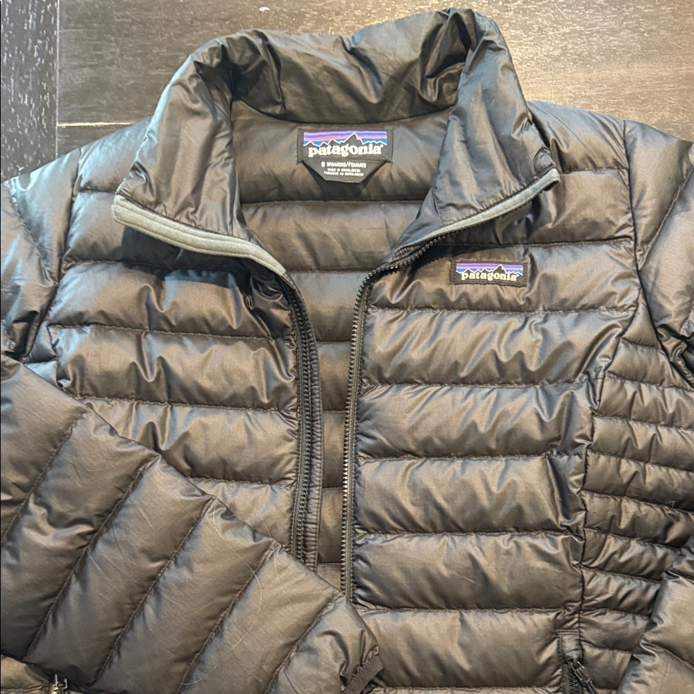 Patagonia Women’s Small Black Charcoal Puffer Jacket